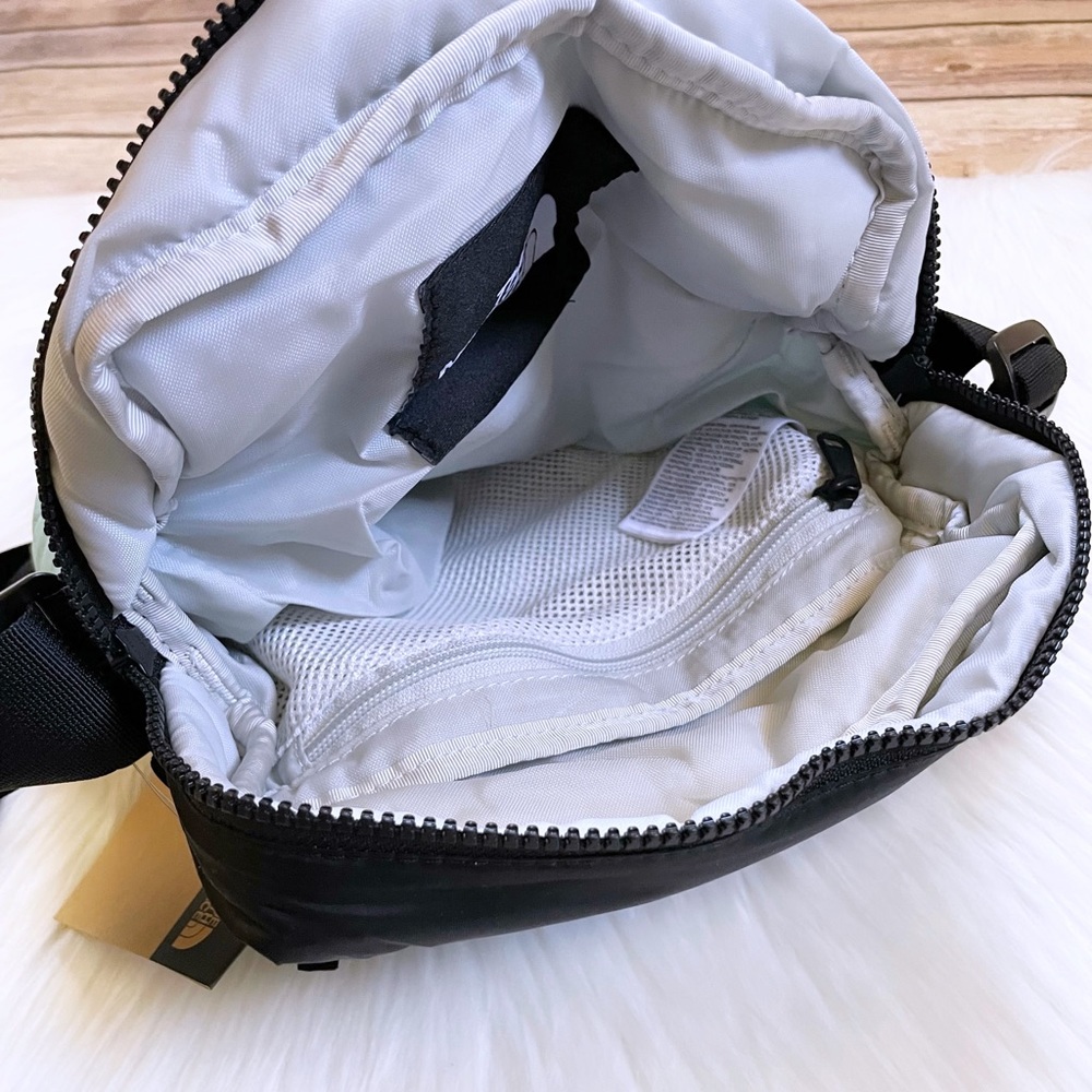 The North Face Women’s Nuptse Crossbody Bag - Picture 7 of 9
